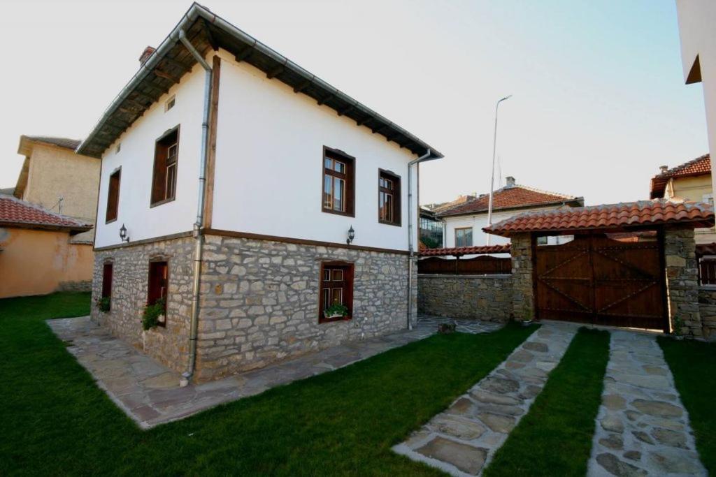Private 4Br-2Ba Guest House Dryanovo With Pool And Free Parking Eksteriør bilde