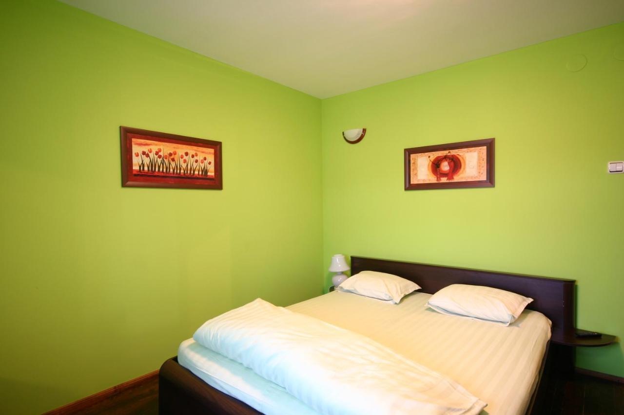 Private 4Br-2Ba Guest House Dryanovo With Pool And Free Parking Eksteriør bilde