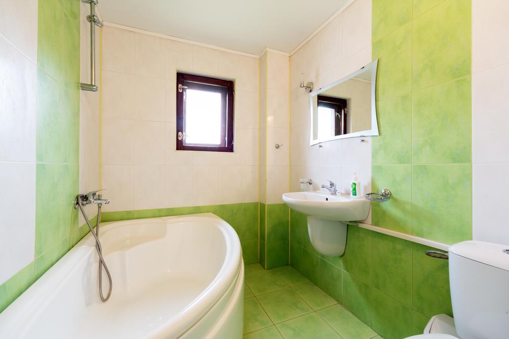 Private 4Br-2Ba Guest House Dryanovo With Pool And Free Parking Eksteriør bilde